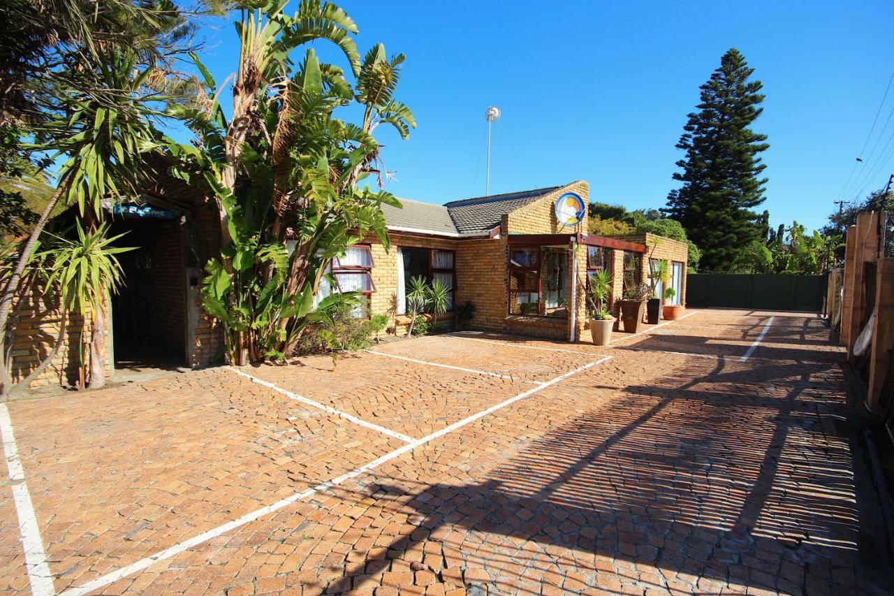 Saltycrax Backpackers And Surf Hostel By Curiocity Bloubergstrand Exterior foto