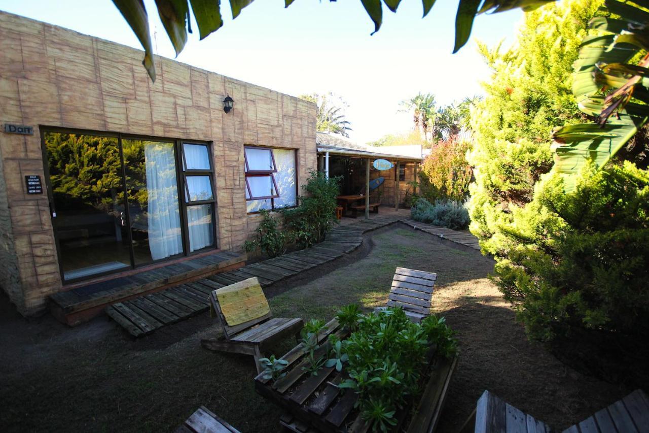 Saltycrax Backpackers And Surf Hostel By Curiocity Bloubergstrand Exterior foto
